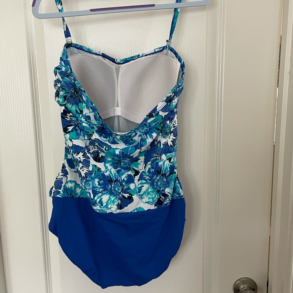 Jones New York one piece bathing suit.